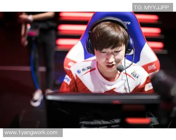 杨丽专访：从新手到电竞明星的英雄联盟成长之路回顾